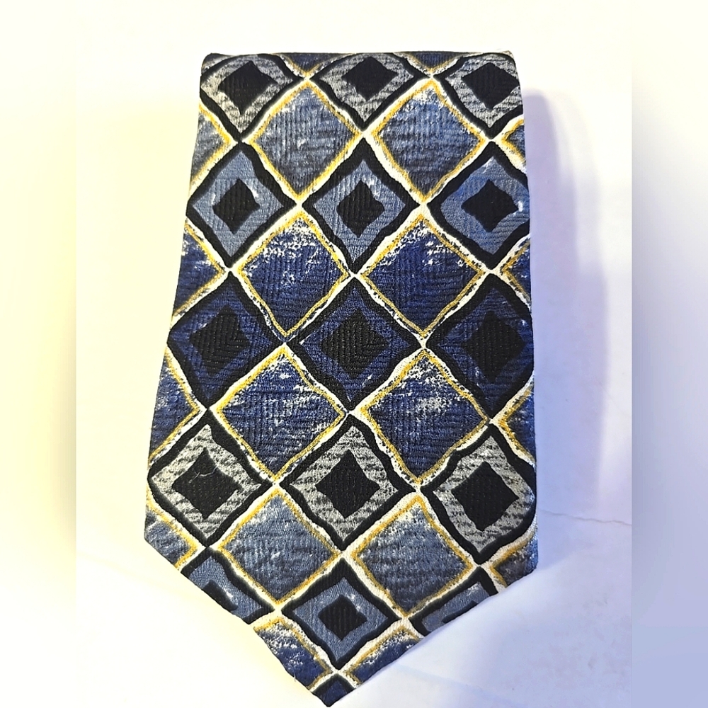Emilio Pucci Mens Beautiful Blue Diamond Pattern Tie